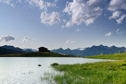 Zupalsee und Zupalseehütte mit Blick auf Großvenediger, Zupalsee, Virgental, Nationalpark Hohe Tauern, Osttirol, Österreich
