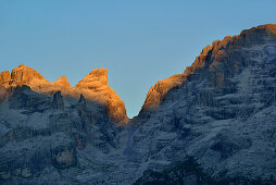 Blick auf Brentagruppe mit Cima Sella und Cima Brenta über Rifugio Tuckett, Brenta, Brentagruppe, Trentino, UNESCO Welterbe Dolomiten, Italien