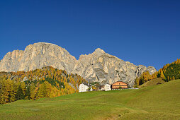 Farmhouse in front of Puez range, Dolomites, UNESCO World Heritage Site Dolomites, South Tyrol, Italy