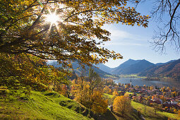 Blick über den Schliersee zur Brecherspitz, Schliersee, Oberbayern, Bayern, Deutschland, Europa