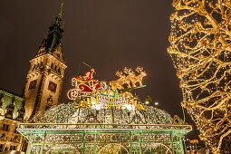 Hamburger Rathaus mit Weihnachtsmarkt, Hamburg, Norddeutschland, Deutschland