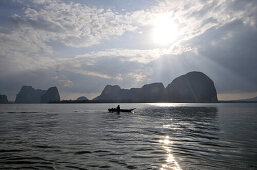 Beim Ko Panyi Stelzendorf im Ao Phang Nga bei Phuket, Andamanensee, Thailand, Asien