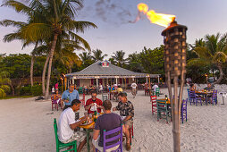 Guests having dinner in restaurant Morada Bay, Islamorada, Florida Keys, Florida, USA