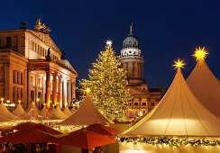 Christmas market with the Schauspielhaus and French Cathedral at night, Magic of Christmas market on Gendarmenmarkt square, Berlin center, Berlin, Germany, Europe