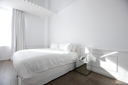 Couture room White Cover Suite at Hotel La Maison Champs-Elysees, designed by Martin Margiela, Paris, France