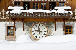 Large cuckoo clock, Hofgut Sternen, Ravenna Gorge, near Freiburg im Breisgau, Black Forest, Baden-Wuerttemberg, Germany