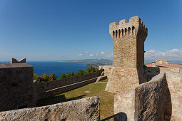 Blick von der Festungsanlage, Populonia Alta, Golfo di Baratti, Mittelmeer, Provinz Livorno, Toskana, Italien, Europa
