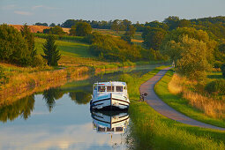 Houseboat on the Canal des Houilleres de la Sarre near Harskirchen, Bas Rhin, Region Alsace Lorraine, France, Europe