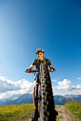 Mountain biker off-roading, Duisitzkar, Planai, Schladming-Dachstein, Styria, Austria