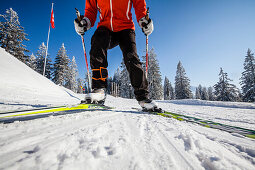 Frau beim Skilanglauf, Gantrischgebiet, Berner Oberland, Kanton Bern, Schweiz