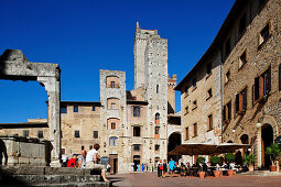 Piazza della Cisterna, San Gimignano, Tuscany, Italy