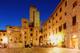 Piazza della Cisterna, San Gimignano, Toskana, Italien