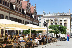 Straßencafe, Alte Handelsbörse im Hintergrund, Leipzig, Sachsen, Deutschland