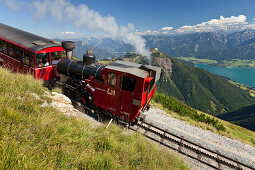Schafbergbahn, Steam locomotive above lake Wolfgangsee, Salzkammergut, Schafberg, Salzburg Land, Austria