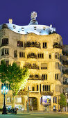 Casa Mila, illuminated, Casa Mila, La Pedrera, architect Antoni Gaudi, UNESCO World Heritage Site Casa Mila, Catalan modernista architecture, Art Nouveau, Eixample, Barcelona, Catalonia, Spain