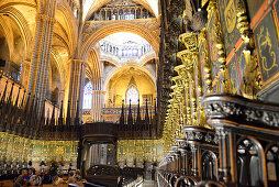 Innenaufnahme der Kathedrale mit Chorgestühl, La Catedral de la Santa Creu i Santa Eulàlia, Gotik, Barri Gotic, Barcelona, Katalonien, Spanien