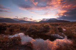 An Teallach im Sonnenaufgang, Dundonnell, Northwest Highlands, Schottland, Großbritannien