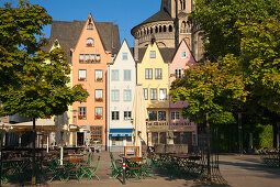 Häuser am Fischmarkt vor der Kirche Groß-Sankt-Martin, Altstadt, Köln, Rhein, Nordrhein-Westfalen, Deutschland
