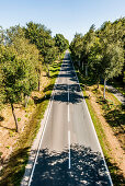 Road disappearing into the horizon, Radbruch, Winsen Luhe, Niedersachsen, North Germany, Germany