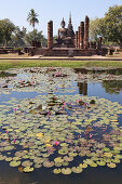 Tempel in der Ruinenstadt Geschichtspark Sukhothai (UNESCO Weltkulturerbe), Provinz Sukothai, Thailand, Asien