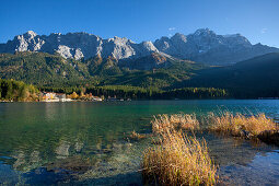 lake Eibsee and Zugspitze, near Garmisch-Partenkirchen, Wetterstein mountains, Werdenfels, Bavaria, Germany