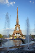 Fountains near the Eiffel tower, Paris, France, Europe