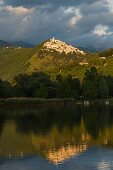 Lago di Piediluco, See mit Blick nach Labro, Dorf, Provinz Rieti, Latium, Franziskus von Assisi, Via Francigena di San Francesco, Franziskusweg, Provinz Terni, Umbrien, Italien, Europa