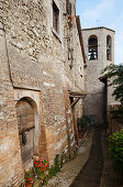 Glockenturm innerhalb der mittelalterlichen Burg, Arrone, Tal der Nera, Valnerina, Franziskus von Assisi, Via Francigena di San Francesco, Franziskusweg, Provinz Terni, Umbrien, Italien, Europa