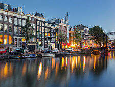 Häuser am Kloveniersburgwal im Abendlicht, Amsterdam, Niederlande