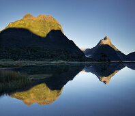 Milford Sound mit Spiegelung, Fiordland Nationalpark, Southland, Südinsel, Neuseeland