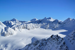 Snowy mountain scenery, Kuhscheibe, Stubai Alps, Tyrol, Austria