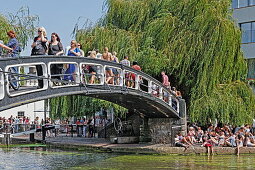 Brücke über den Regent's Canal bei Camden Lock Market, Camden, London, England, Vereinigtes Königreich