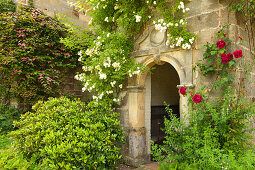 Eingang zum Herrenhaus, Bateman's, Haus des Schriftstellers Rudyard Kipling, East Sussex, Großbritannien