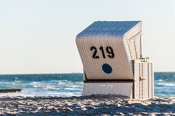 Strandkorb am Strand, Kampen, Sylt, Schleswig-Holstein, Deutschland