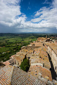 Blick über den Dächern, Montepulciano, Provinz Siena, Toskana, Italien