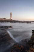 Leuchtturm im Abendlicht, Kommetjie, Kap-Halbinsel, Westkap, Südafrika