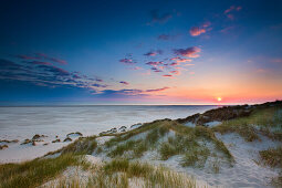 Sonnenuntergang über dem Meer, Amrum, Nordfriesische Inseln, Nordfriesland, Schleswig-Holstein, Deutschland