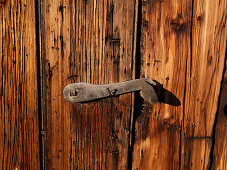 Bolt of a wooden mountain hut, Kallbrunn Alp, Lofer, Salzburger Land, Austria