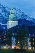 Schloss Elmau palace near Klais, 20. Jhd., architect Carlo Sattler, hotel, Wetterstein mountains, Spring, near Mittenwald, Werdenfelser Land, Bavarian Alps, Upper Bavaria, Bavaria, Germany, Europe