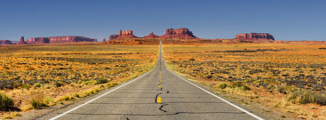 Stagecoach, Brighams Tomb, Road 163, Monument Valley, Navajo Tribal Park, Utah, USA