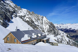 Hut Chamanna Lischana, Piz Lischana, Sesvenna Alps, Engadin, Grisons, Switzerland