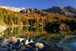 Saoseosee (2028 m) mit Scima di Saoseo (3264 m), Cima da Rugiul (2987 m) und Piz dal Teo (3049 m), Valposchiavo, Graubünden, Schweiz