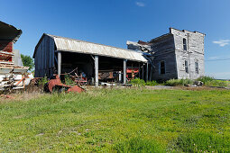 Hausruine auf verlassener Farm, Farmland, Provinz Quebec, Kanada