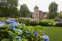 Burg Hülshoff mit Park , Geburtshaus von  Annette von Droste-Hülshoff , Drostemuseum , Havixbeck , Münsterland , Nordrhein-Westfalen , Deutschland , Europa