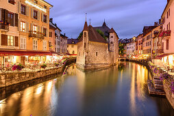 Beleuchtetes Palais de l'Isle, Annecy, Hochsavoyen, Frankreich