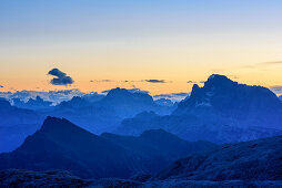 Morgenstimmung mit Blick auf Sorapiss und Civetta, Pala, Dolomiten, UNESCO Weltnaturerbe Dolomiten, Trentino, Italien