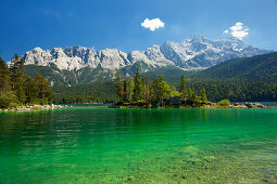 Eibsee with Zugspitze, Wettersteingebirge, near Garmisch-Partenkirchen, Werdenfels region, Bavaria, Germany