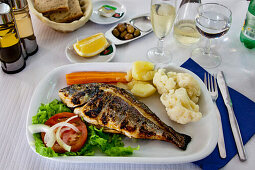 Gegrillter Fisch, Fischrestaurant, Algarve, Portugal