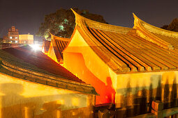 Temple building, evening, traditional architecture, roof, Jincheng, Kinmen County, Kinmen Island, Quemoy, Taiwan, Asia