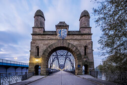 Südportal der Alten Süderelbbrücke in Harburg, Hamburg, Norddeutschland Deutschland